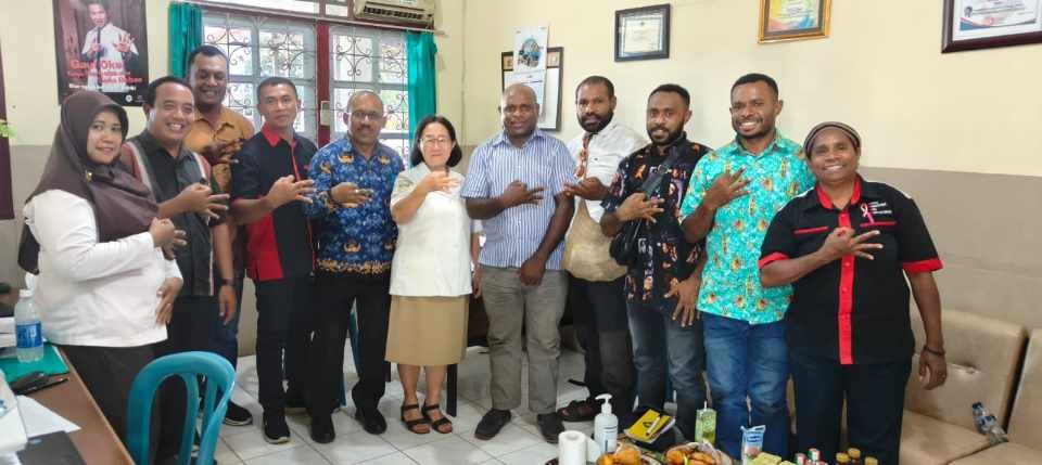 KPA Merauke dan KPA Provinsi Papua Tengah usai Study Banding sehari. (Foto: KPA)