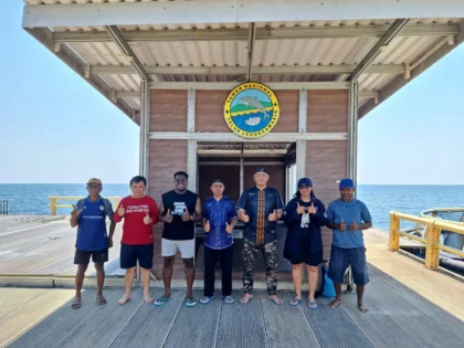 Pantai Sowa di kawasan Taman Nasional Teluk Cenderawasih, Nabire